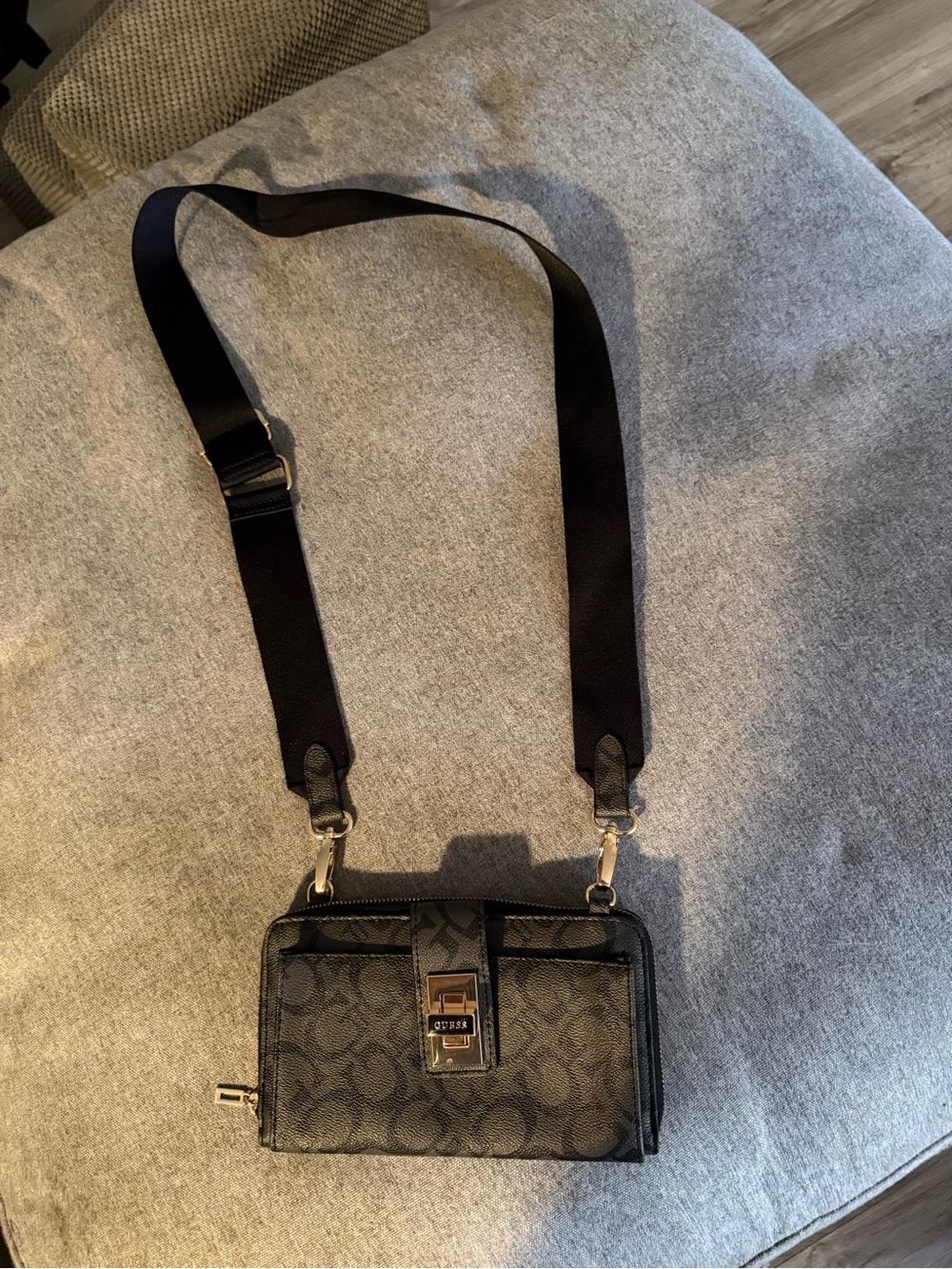 Guess Crossbody Bag